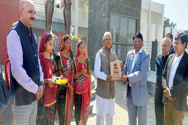 Governor Shri Patel Visits Birsa Munda Tribal University, Rajpipla