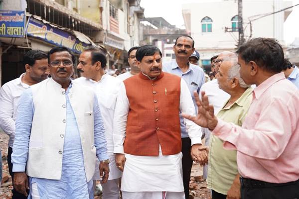 Eligible Citizens Voluntarily Removing Constructions for Road Widening to get PM Awas Yojana Benefits : CM Dr. Yadav