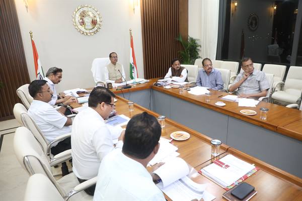जल-प्रदाय योजनाओं के बेहतर संधारण के लिए अधिकारी ग्रामीण क्षेत्रों का भ्रमण कर कार्यों पर नजर रखें : मुख्यमंत्री श्री चौहान