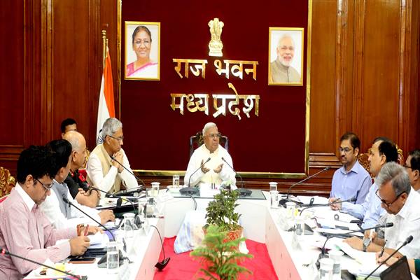 सैनिक कल्याण कार्यों में सेवा और सम्मान का भाव रहे : राज्यपाल श्री पटेल