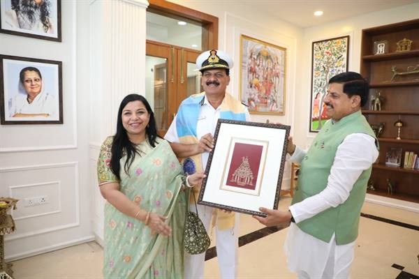 CM Dr. Yadav Receives Courtesy Visit Paid by Admiral Shri Tripathi