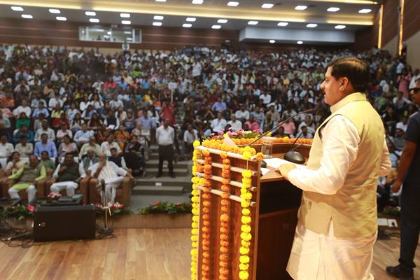 Journalism Holds Responsibility to uphold Truth and Guide Society : CM Dr. Yadav