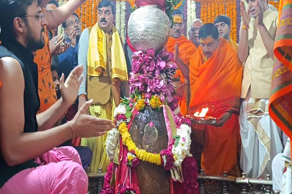 मुख्यमंत्री डॉ. यादव ने भगवान महाकाल के दर्शन कर पूजन-अर्चन किया