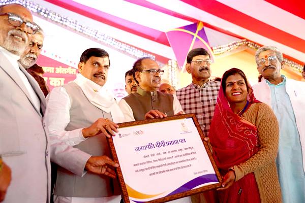 मध्यप्रदेश में "हर गरीब को पक्का मकान" का संकल्प होगा पूरा : मुख्यमंत्री डॉ. यादव