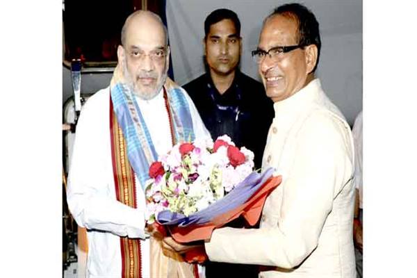 केंद्रीय गृह मंत्री श्री शाह का भोपाल आगमन, मुख्यमंत्री श्री चौहान ने किया स्वागत
