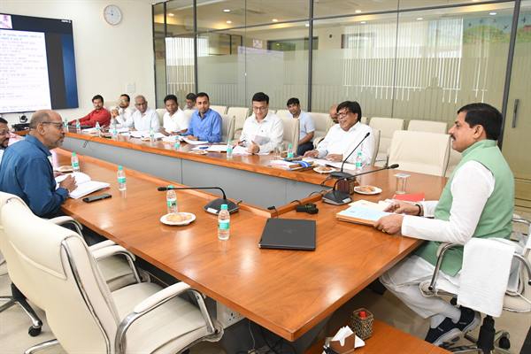 Promote Use of Solar Energy in Narmada Valley Projects: CM Dr. Yadav