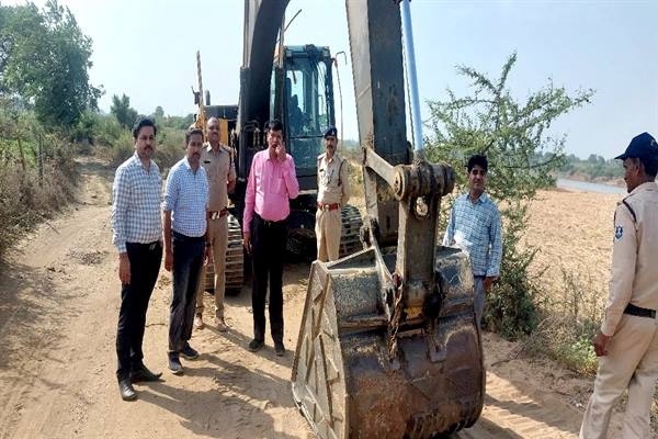 अवैध उत्खनन के 200 प्रकरण दर्ज