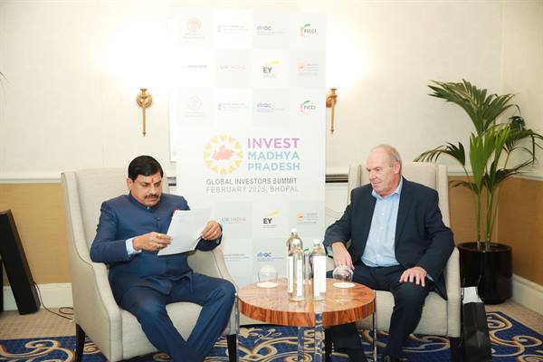 CM Dr. Yadav Holds One-on-One Meetings with Investors