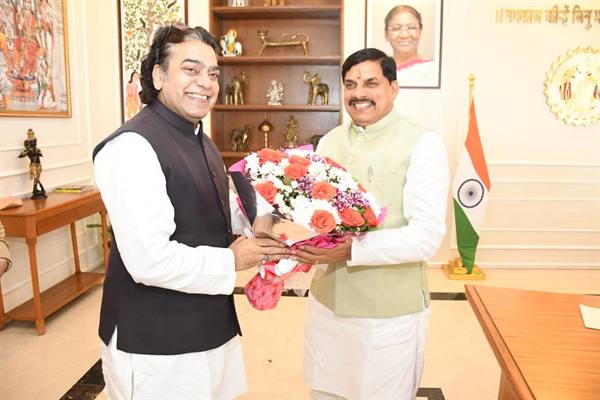 CM Dr. Yadav meets actor Shri Ashutosh Rana
