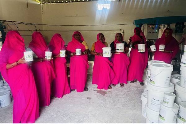 ‘Ajeevika Mission’ SHG Women Take Unique Initiative by Producing Natural ‘Gobar Paints’: CM Dr. Yadav