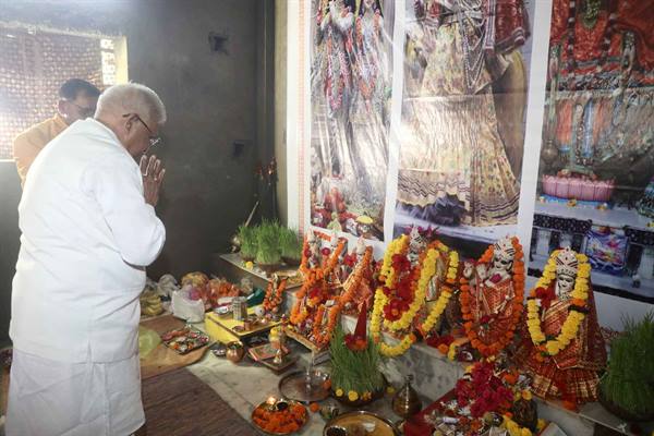 Governor Shri Patel Performs ‘Kanya Poojan’ at Raj Bhavan