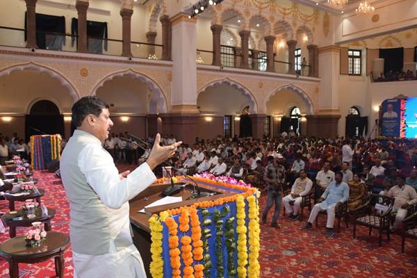 प्रधानमंत्री श्री मोदी ने ग्वालियर में अत्याधुनिक गौशाला के साथ निर्मित कम्प्रेस्ड बायो गैस संयंत्र का किया वर्चुअली शुभारंभ