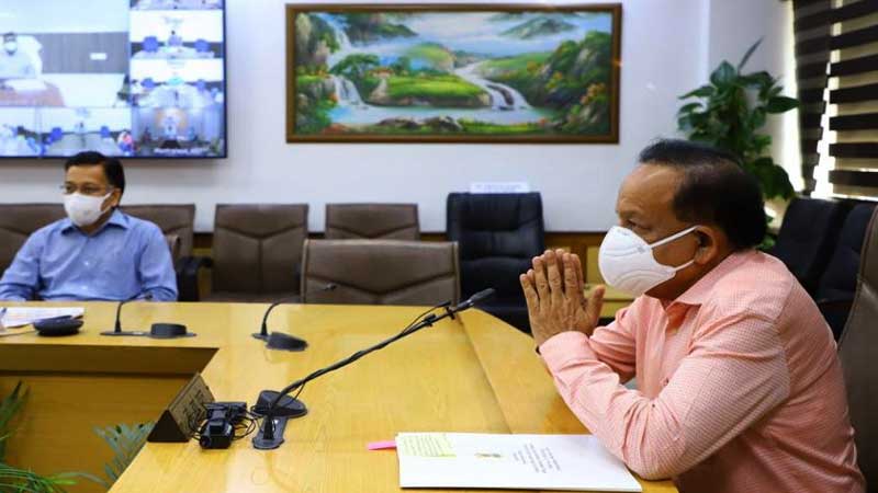 केन्द्रीय स्वास्थ्य मंत्री डॉ. हर्षवर्धन ने प्रदेश के अधिकारियों से कोरोना  नियंत्रण संबंधी चर्चा की