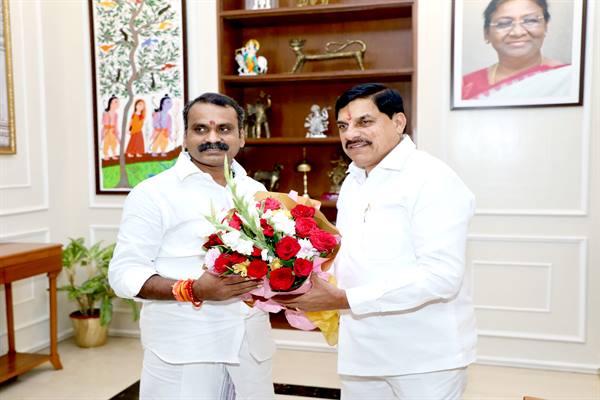 CM Dr. Yadav Receives Union Minister of State Dr. Murugan on Courtesy Visit