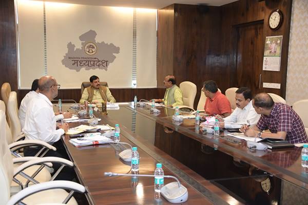 लघु व्यवसायियों को ऑनलाइन बिक्री के लिए उपलब्ध करवाएं सुविधाएं- मुख्यमंत्री डॉ. यादव