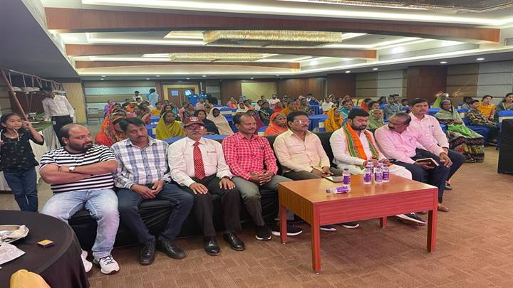 मुख्यमंत्री श्री चौहान ने लाड़ली बहनों को 450 रूपये में गैस सिलेंडर रिफिल प्रदाय करने के लिये खाते में राज्य अनुदान राशि का सिंगल क्लिक द्वारा किया अंतरण