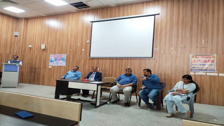 Manesh sahu मनेश साहू 1जिला अस्पताल में एंटीबायोटिक जागरूकता सप्ताह के परिप्रेक्ष्य में संगोष्ठी संपन्न