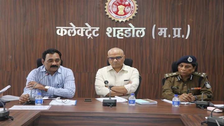 अधिकारी सौपें गए दायित्वों का निर्वहन कर्तव्यनिष्ठा केे साथ करें- कमिश्नर