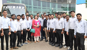 ग्लोबल स्किल्स पार्क के विद्यार्थियों को मंडीदीप स्थित आयशर ट्रैक्टर और क्रॉम्पटन ग्रीव्स संस्थानों का औद्योगिक भ्रमण करवाया गया।