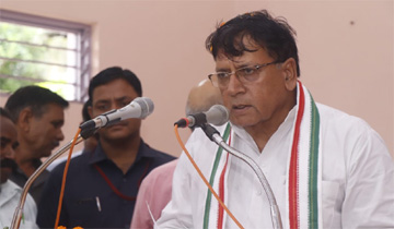 जनसम्पर्क मंत्री श्री पी.सी. शर्मा ने विश्व आदिवासी दिवस पर शासकीय वाल्मिकी भवन, सरस्वती नगर भोपाल में आदिवासी युवाओं को संबोधित किया।