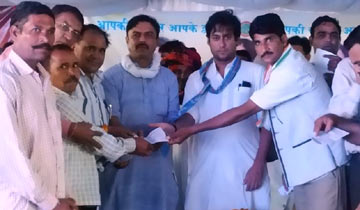 नगरीय विकास एवं आवास मंत्री श्री जयवर्द्धन सिंह आगर-मालवा जिले के नलखेड़ा में “आप की सरकार आपके द्वार” कार्यक्रम में शामिल हुए।