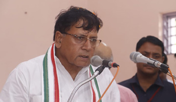 जनसम्पर्क मंत्री श्री पी.सी. शर्मा ने विश्व आदिवासी दिवस पर शासकीय वाल्मिकी भवन, सरस्वती नगर भोपाल में आदिवासी युवाओं को संबोधित किया।