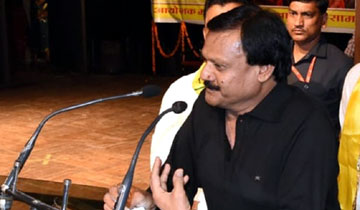 लोक निर्माण मंत्री श्री सज्जन सिंह वर्मा ने आज भोपाल के रविन्द्र भवन में विश्व आदिवासी दिवस पर हुए समारोह को संबोधित किया।