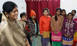 महिला बाल विकास मंत्री श्रीमती इमरती देवी ने नेहरू नगर स्थित बालिका गृह का आकस्मिक निरीक्षण किया।