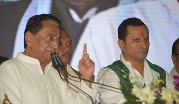 मुख्यमंत्री श्री कमल नाथ ने झाबुआ में मुख्यमंत्री आवास (शहरी) मिशन योजना के शुभारंभ समारोह को संबोधित किया।