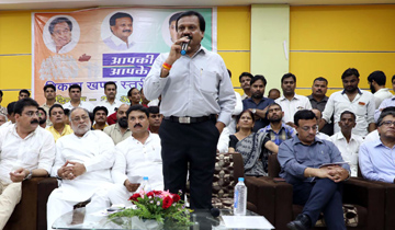 लोक निर्माण मंत्री श्री सज्जन सिंह वर्मा ने देवास में आज “आपकी सरकार आपके द्वार” शिविर को संबोधित किया।