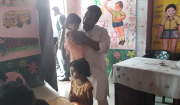 पंचायत एवं ग्रामीण विकास मंत्री श्री कमलेश्वर पटेल ने आंगनबाड़ी केन्द्र माँचल का आकस्मिक निरिक्षण किया ।
